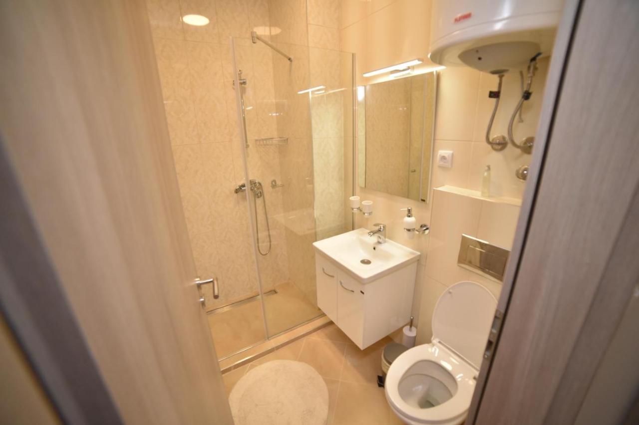 Sofrenic-hotel Adonis Apartment