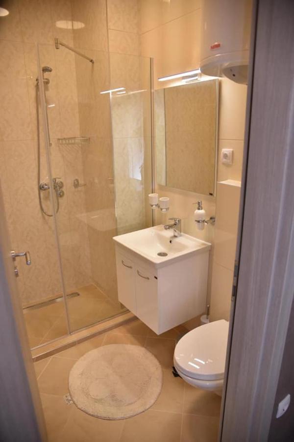 Sofrenic-hotel Adonis Apartment