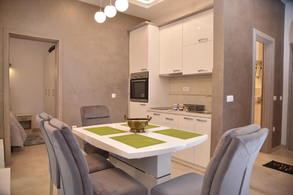 Sofrenic-hotel Adonis Apartment *