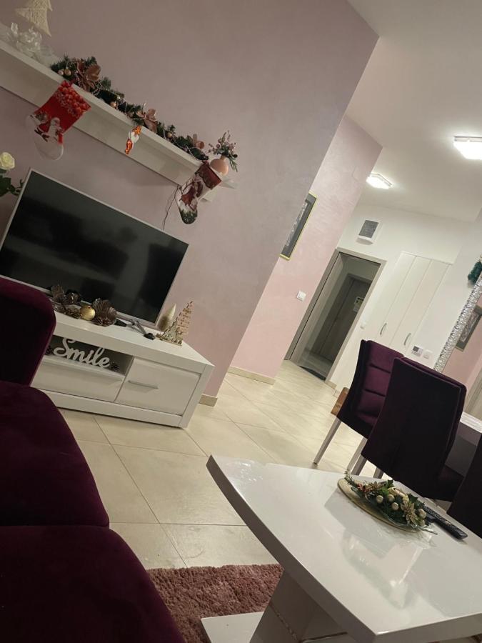 Sofrenic-hotel Adonis Apartment